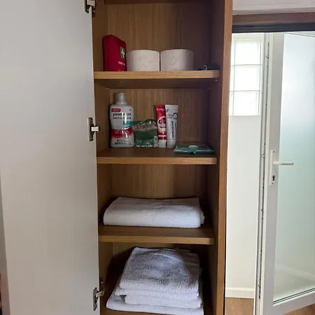 Cheerful 2 Bedroom And Lounge Town House With Free Parking * Bucureşti