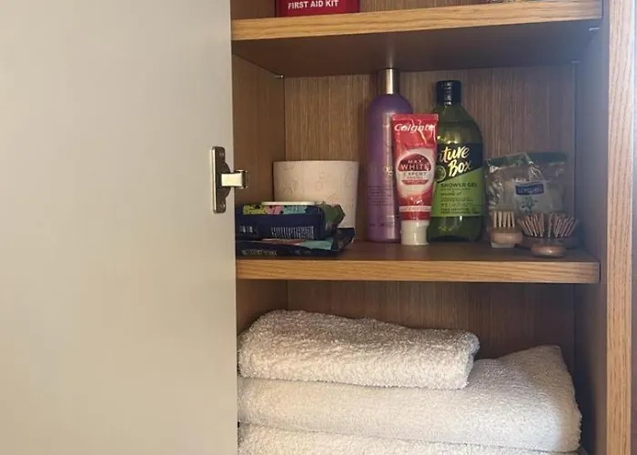 Cheerful 2 Bedroom And Lounge Town House With Free Parking Villa *