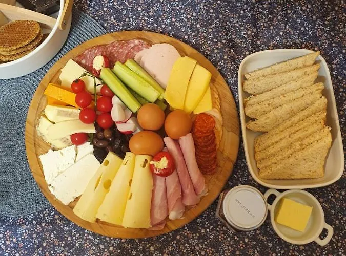 Vilă Cheerful 2 Bedroom And Lounge Town House With Free Parking