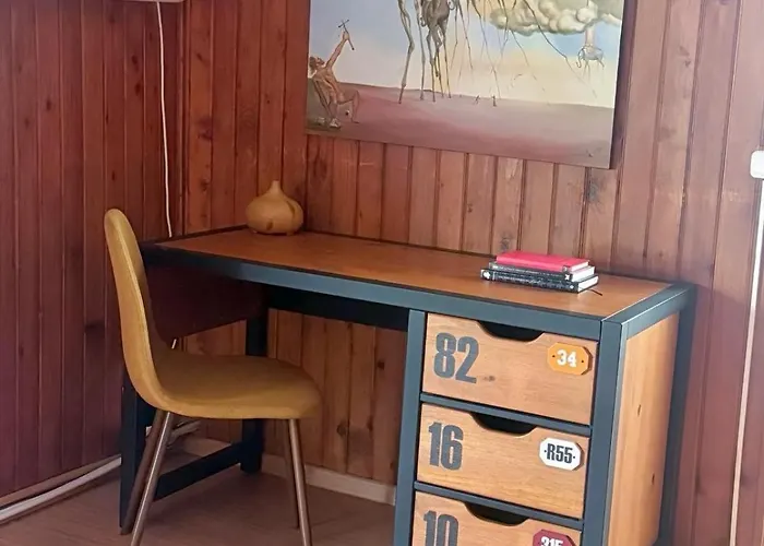 Vilă Cheerful 2 Bedroom And Lounge Town House With Free Parking